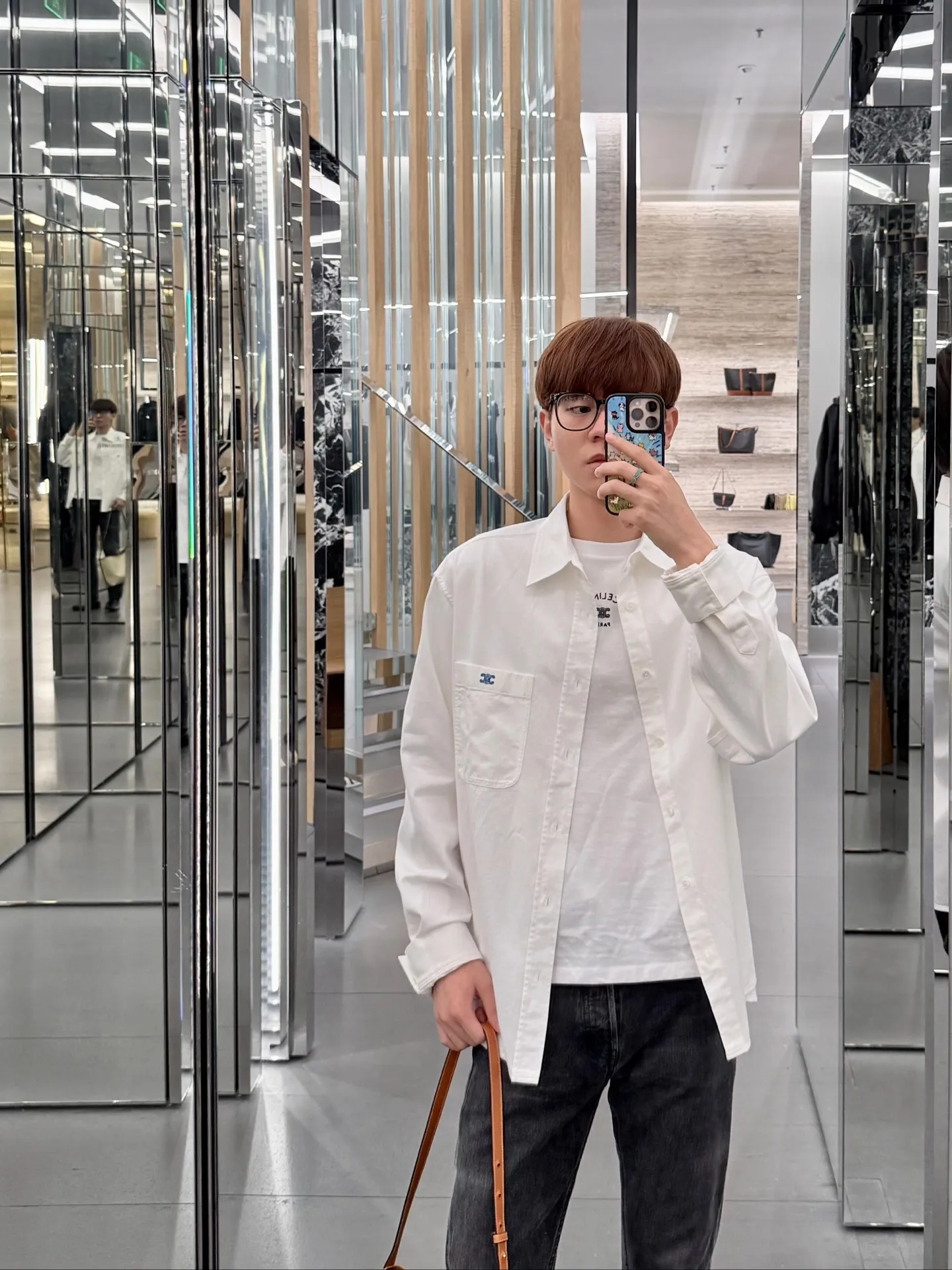 [Upper body picture] Celine Arc de Triomphe logo embroidered long-sleeved shirt